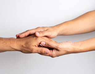 Mano de hombre y mano de mujer unidas en concepto de ayuda o amistad y confianza
