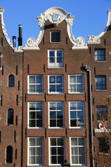 Fototapeta premium Maisons de brique à pignon à Amsterdam. Pays-Bas