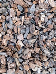 large-fraction bark for flower bed decoration, landscape design