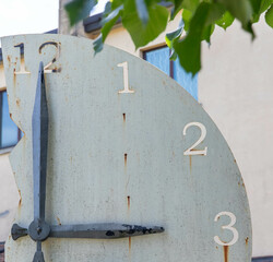 lancette segnano il tempo