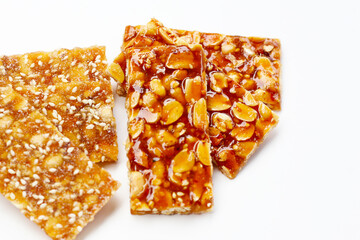 Peanut bars with sweet caramel