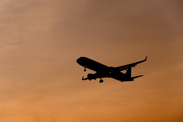 飛行機と夕焼け朝焼け