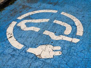 E-Auto-Parkplatz und Ladestation