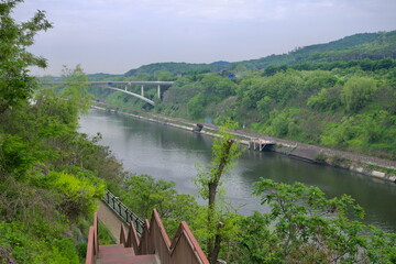 Descending Toward Ara Canal and Observation Platform
