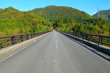 直線の橋