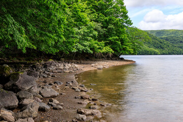 北海道白老町、初夏の倶多楽湖畔【6月】