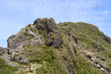 大分県の由布岳、障子戸の鎖場と西峰
