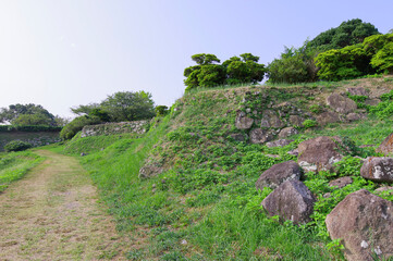 長崎県の原城跡に残る石垣の風景