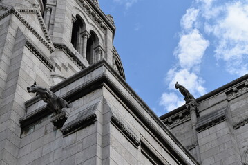 Gargouilles et détails architecturaux de la Basilique du Sacré-Cœur de Montmartre.