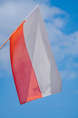 Powiewająca flaga Polski