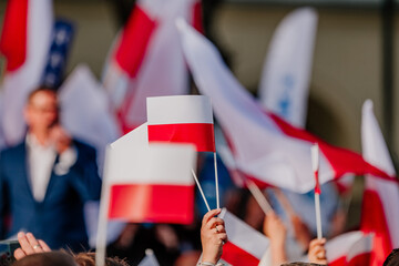 Powiewająca flaga Polski