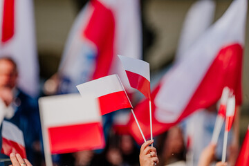 Powiewająca flaga Polski
