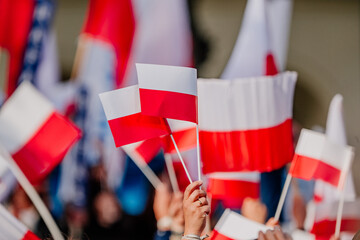 Powiewająca flaga Polski