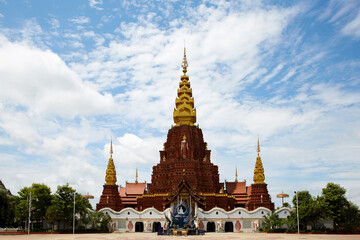 Naklejka premium Jinghong City Grand Golden Pagoda, Xishuangbanna, Yunnan, China