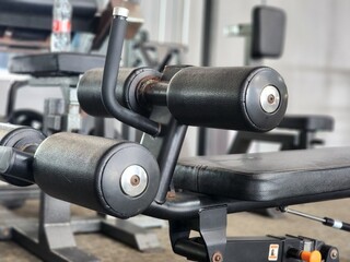 a tool in the gym that is useful for working the abdominal muscles