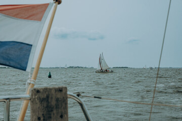 Segelboot auf dem Heegermeer, Niederlande