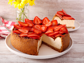 cheesecake with fresh strawberry topping
