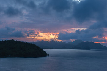 Fototapeta premium sea ​​and cloud view at sunset in lombok