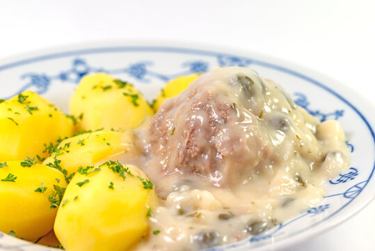 K&ouml;nigsberger Klops in einer Nahaufnahme