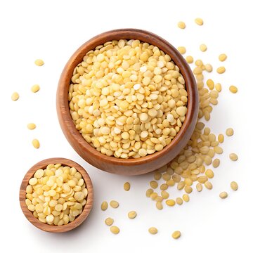 Split yellow pigeon peas in wooden bowls