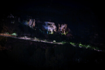Vista de la ciudad medieval de Cuenca, situada en los acantilados en España.	
