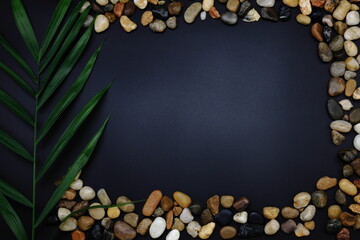 黒バックのかっこいいナチュラルな背景
