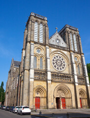 Neogotycki Kościół św. Andrzeja(1869) zbudowany za panowania Napoleona III, Bayonne, Francja, Neo-Gothic Church of St. Andrew (1869) built during the reign of Napoleon III, Bayonne, France