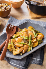 【鮭のちゃんちゃん焼き】鮭にじゃがいも・アスパラガス・キャベツ・味噌とバターでグリルしました。北海道 山海の特産物を楽しめるようなチャンチャン焼きです。 | 【Salmon Chanchan-yaki – Grilled Salmon with Miso and Butter】A rustic dish from Hokkaido, Japan.