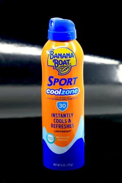 Banana Boat brand sunscreen spray container, sun tan lotion 