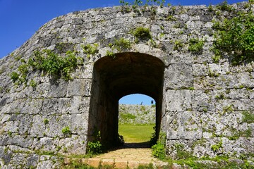 琉球　座喜味グスクの城門