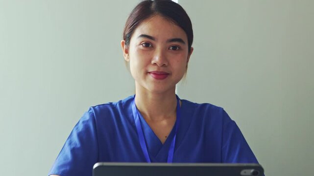 Female surgeon medical influencer talks about content that promotes knowledge people are interested in health constantly creating new and creative content whether providing knowledge entertainment.