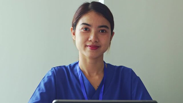Female surgeon medical influencer talks about content that promotes knowledge people are interested in health constantly creating new and creative content whether providing knowledge entertainment.