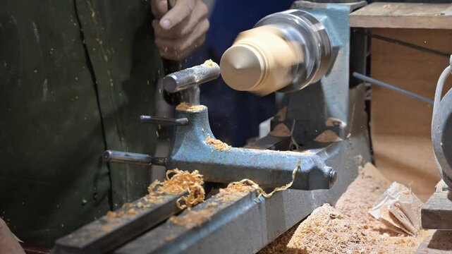 wood turning lathe, timber woodworking, carpentry building, decorative hobby