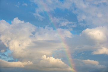虹と雲と空と陽の光