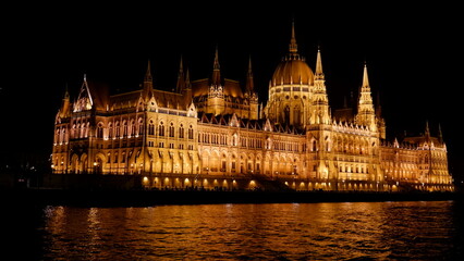 Fototapeta premium Hungarian Parliament building illuminated at night in Budapest.
