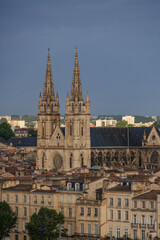 Fototapeta premium die franzöische Stadt Bordeaux an der Garonne