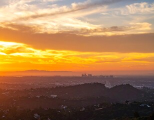 Fototapeta premium Scenic sunset over city