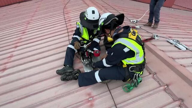 Testing of horizontal lifeline systems for roof installations at high elevations.