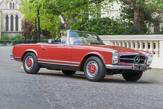 London, England-April 20, 2025: Mercedes-Benz 280 SL (Automatic, 1967&ndash;1971), W113