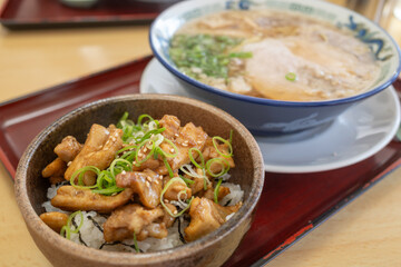 とても美味しい日本の食堂のラーメン