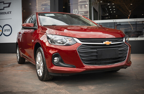 Chevrolet Onix Turbo LTZ 2025 on exhibition at the Agricultural Fair Expo Londrina 2025, held in the city of Londrina, Brazil.
