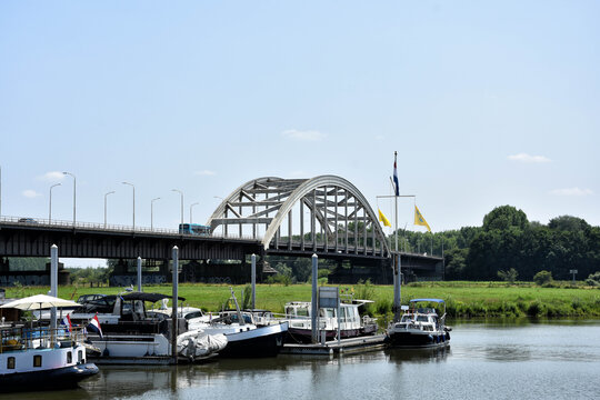 Maas bridge Hedel.
Hedel, near Den Bosch, 's-Hertogenbosch, Brabant, Netherlands, Holland, Europe