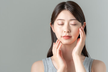 女性　ビューティー　スキンケア