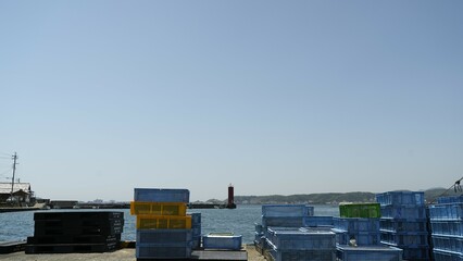 漁港と灯台