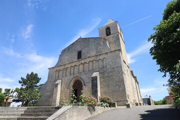 Abbaye Saint-Eusèbe, église du village, de style roman, village typique de Saignon, département...