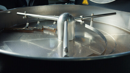 Coffee roasting machine cooling tray rotating