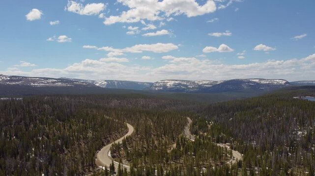 Drone Flyover of Trial Lake in Utah&rsquo;s Uinta Mountains