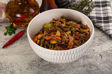 Soba with shredded pork and vegetables