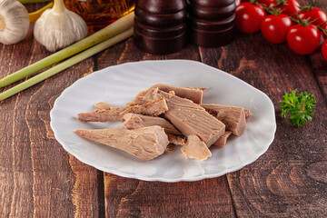 Canned tuna fish fillet pieces