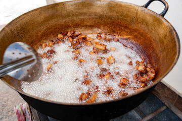 Fritada de cerdo crujiente y sabrosa  